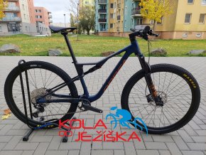 Horské celoodpružené kolo Orbea OIZ H30 2024 Moondust Blue/Leo Orange