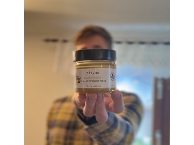 Terapeutický med s tetra extraktom zázvoru