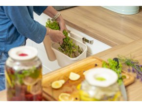 Závesný kôš na bioodpad na dvierka