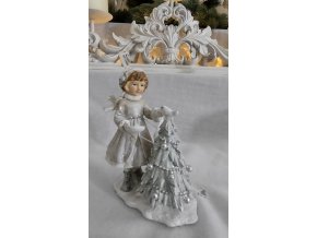 Děvčátko se stromkem