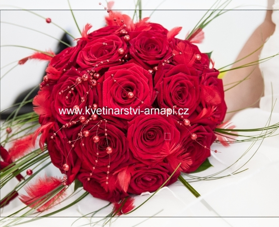 3. Svatební kytice červené