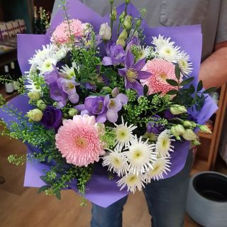 Přejeme všem Irenám k svátku 🙂🥂🌷 #svatek#oslava#brevnov#belohorska#radost