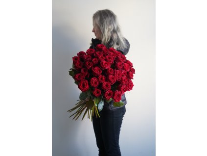 Kytice rudých růží