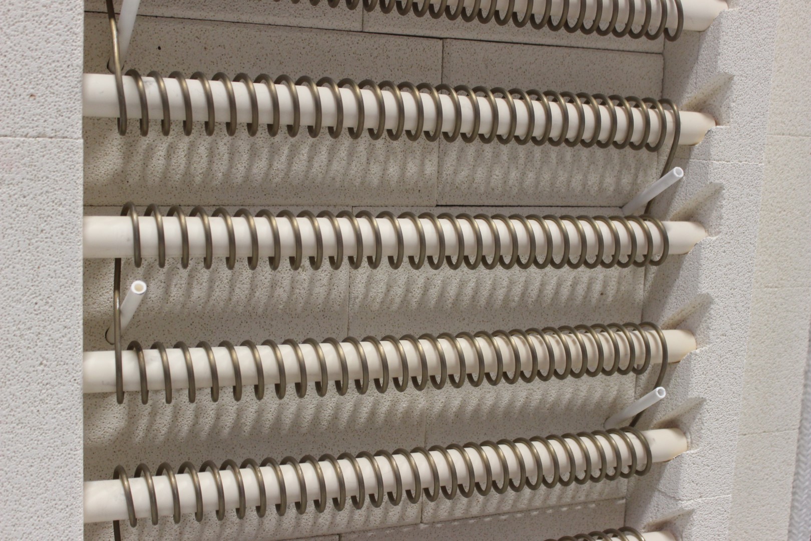 Heating elements inside a LAC ceramic kiln