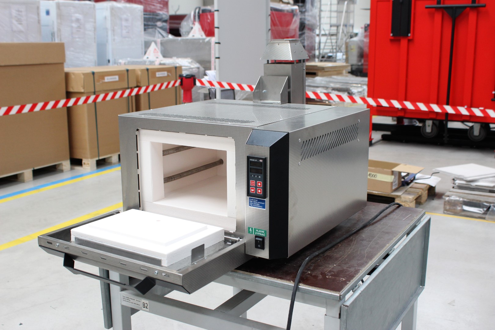 Open LAC laboratory furnace with integrated temperature controller