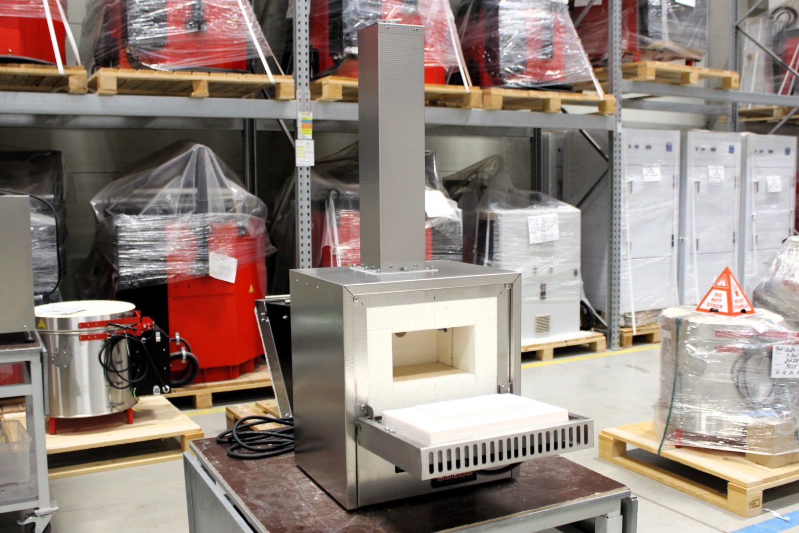 Open LAC LZ laboratory ashing furnace with exhaust chimney