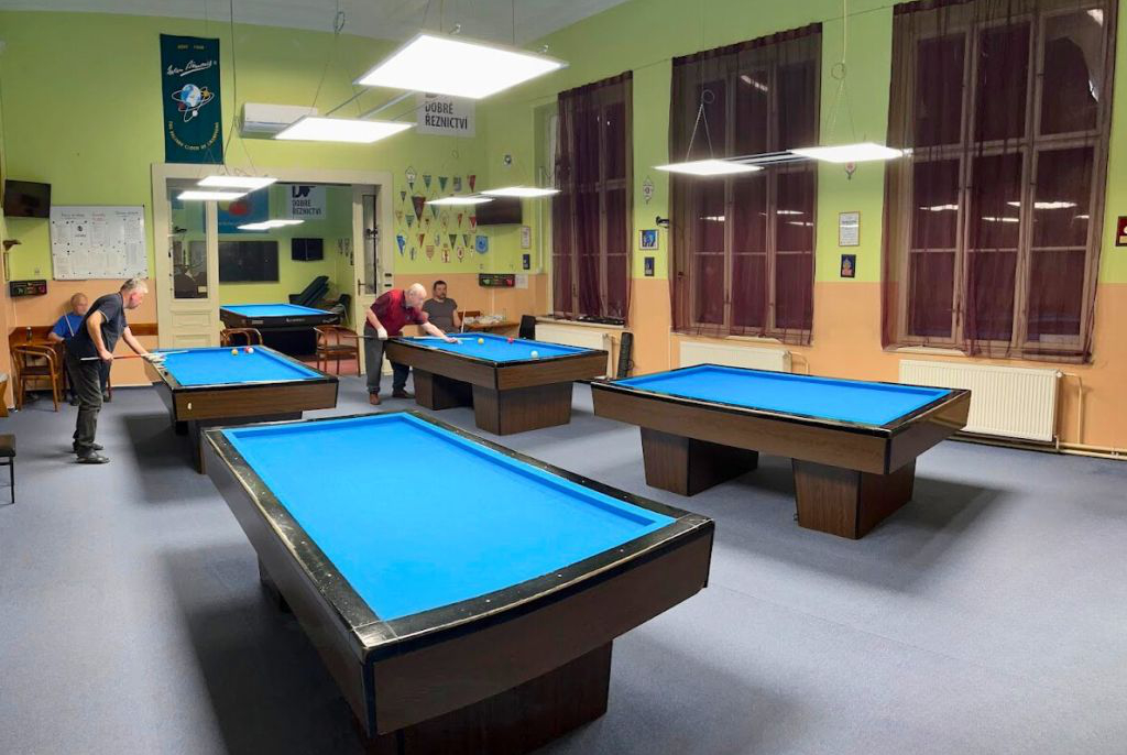 Osvětlení prostoru Karambol Žižkov – Kulečníkový klub