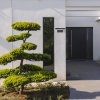 Černé fasádní solární LED svítidlo s pohybovým čidlem Qesa 10W IP44