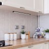 Černé LED svítidlo pod kuchyňskou linku Hanson 50cm 8W stmívatelné mávnutím s pohybovým čidlem