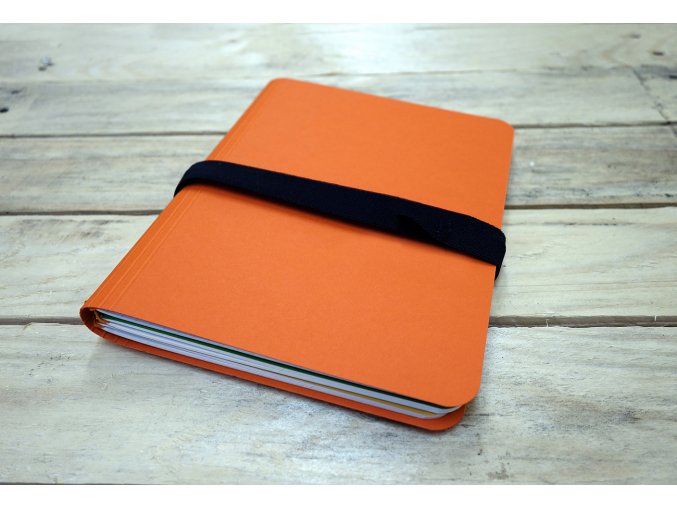 Desky barvy oranžová