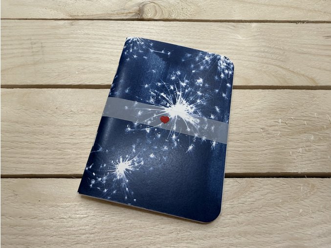 Ručně vyrobený ART sešit Kamila Havlíková - "Prskavkový" Kyanotyp