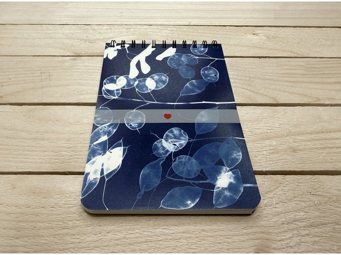 Ručně vyrobený ART blok A5 -  Kamila Havlíková - "Měsíčnicový" Kyanotyp