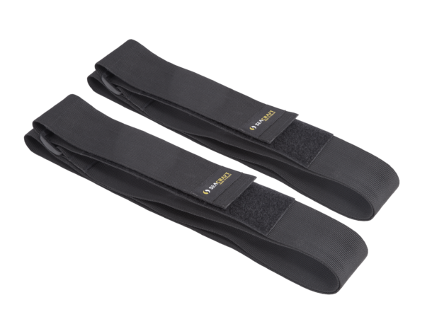 Pohľad na textúru technického elastoméru a široký profil popruhu navrhnutý pre rovnomernú distribúciu tlaku na telo akumulátora.