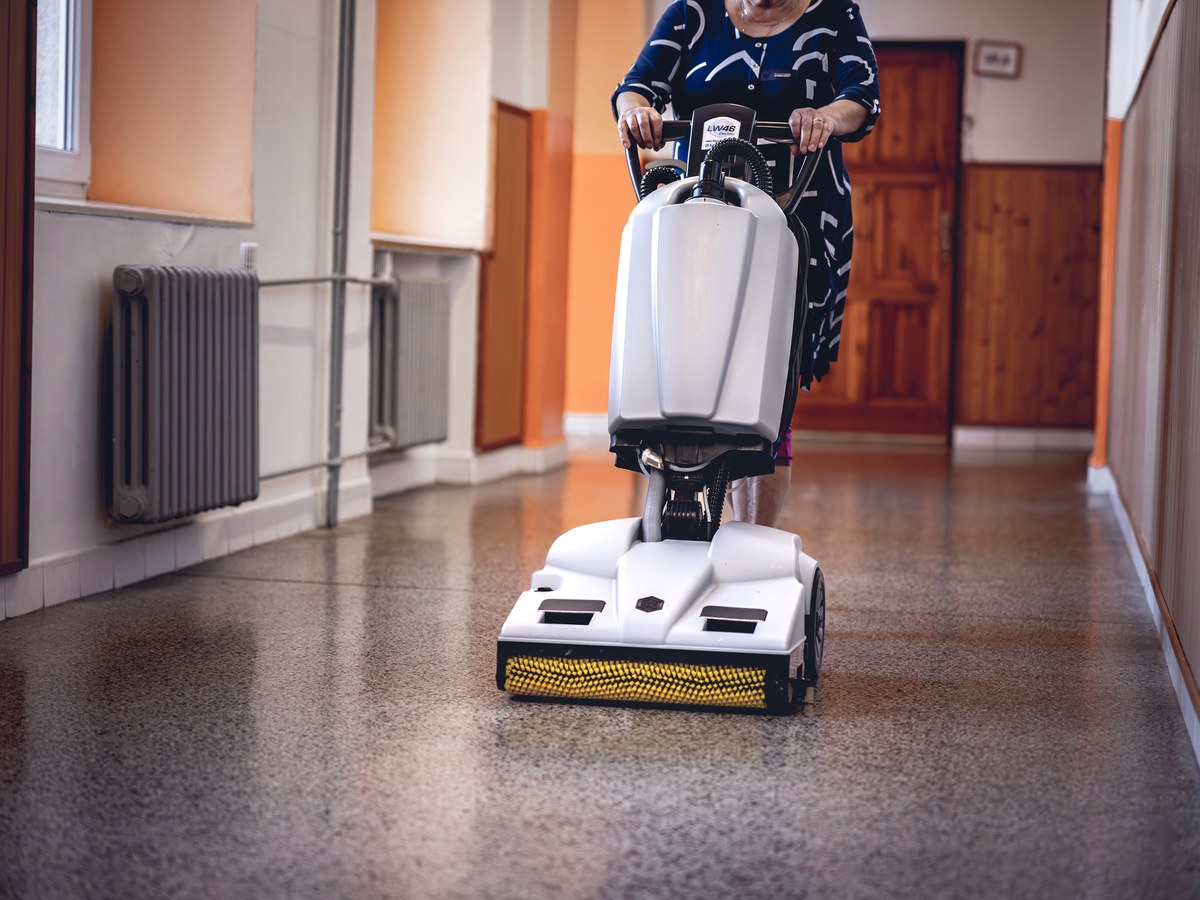 Lindhaus LW46 Electric – školní chodba