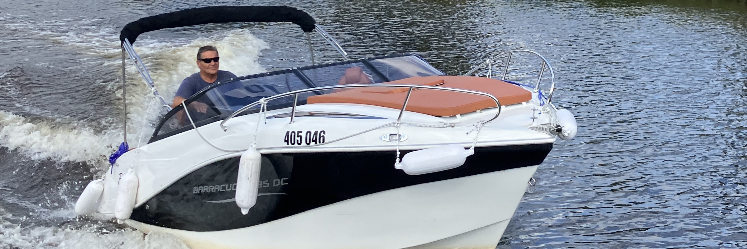 Člun Barracuda u Českých Budějovic na Vltavě