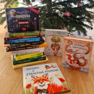 📚 Jaké knihy vám letos Ježíšek naježil pod stromeček? Pochlubte se. 🤗 My už jsme se včera pustili do únikovky a já si...