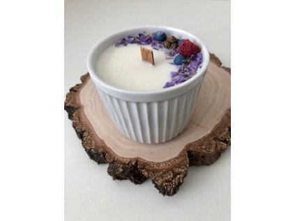 svíčka, sojová svíčka, originální svíčka, sladká svíčka, voňavý dárek, lesní ovoce, vanilka, designová svíčka, luckavo