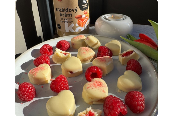 Domácí valentýnské bonbóny z bílé čokolády