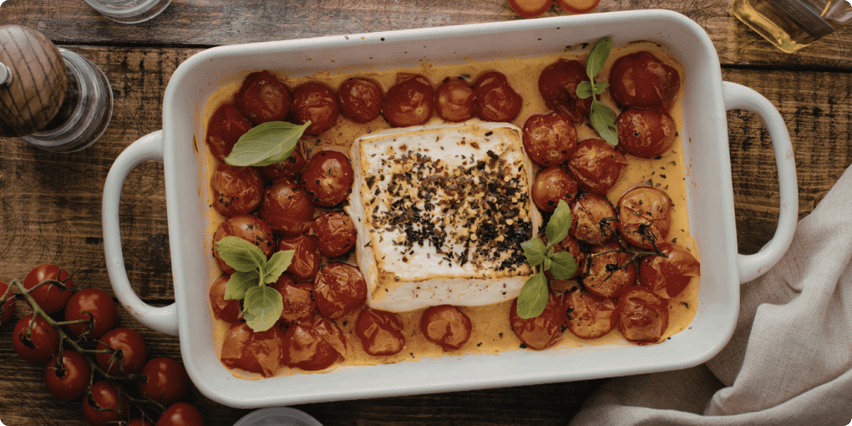 Rýchle cestoviny s pečenou fetou a paradajkami