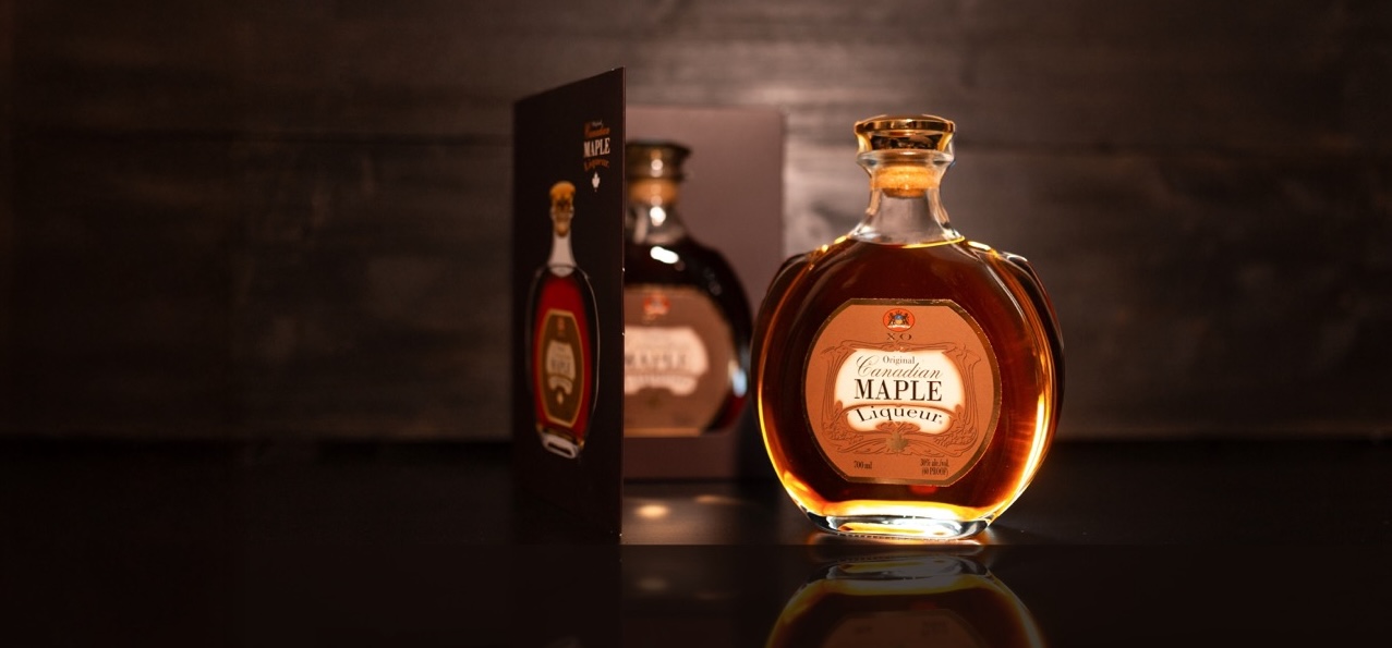 Maple liqueur - product photo