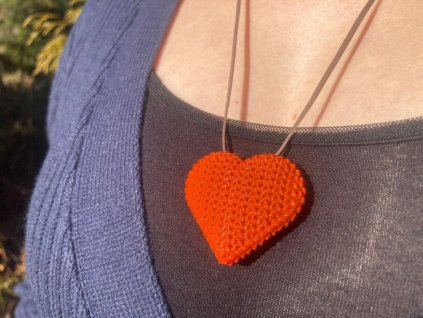 "Hačkované" 3D srdiečko (náhrdelník)