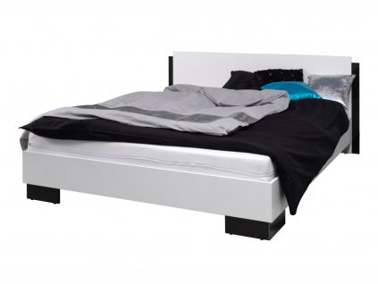lux postel cerna