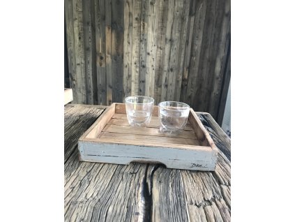Designový malý 30x28x5 cm ručně vyráběný servírovací tácek z tvrdého dřeva
