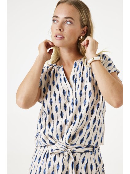 e50235 4507 onmodel front 2000 38a4996f