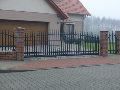 Posuvná brána - Radius standard, grafit (Rozměry (š x v) 300 x 155 cm)