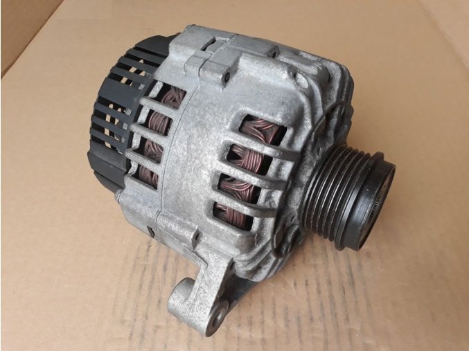 Alternátor Superb Passat A3 A4 A6 A8 Octavia Exeo