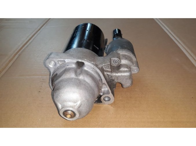 Startér AUDI A4 A6 A8 VW Phaeton 3.0 059911024D