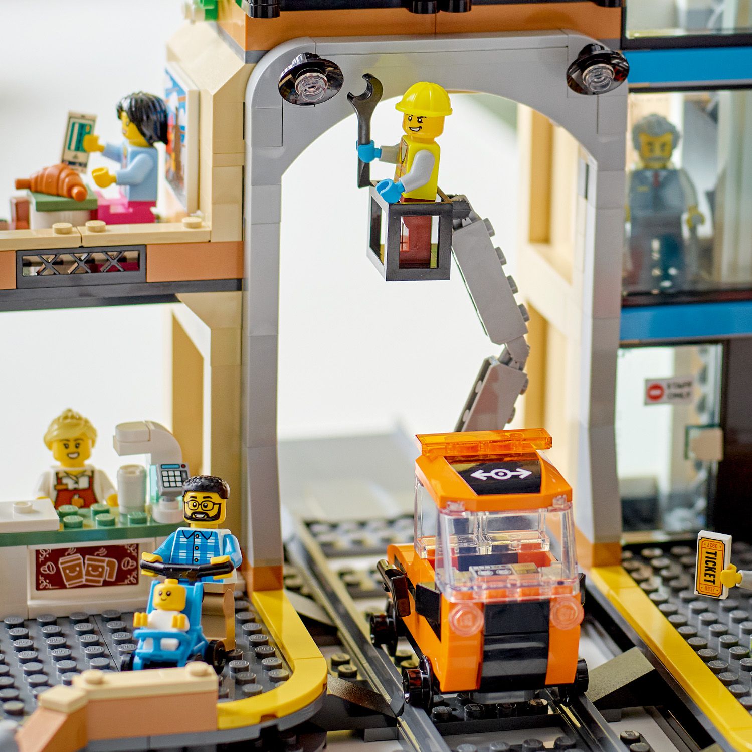 60469_Feature4
