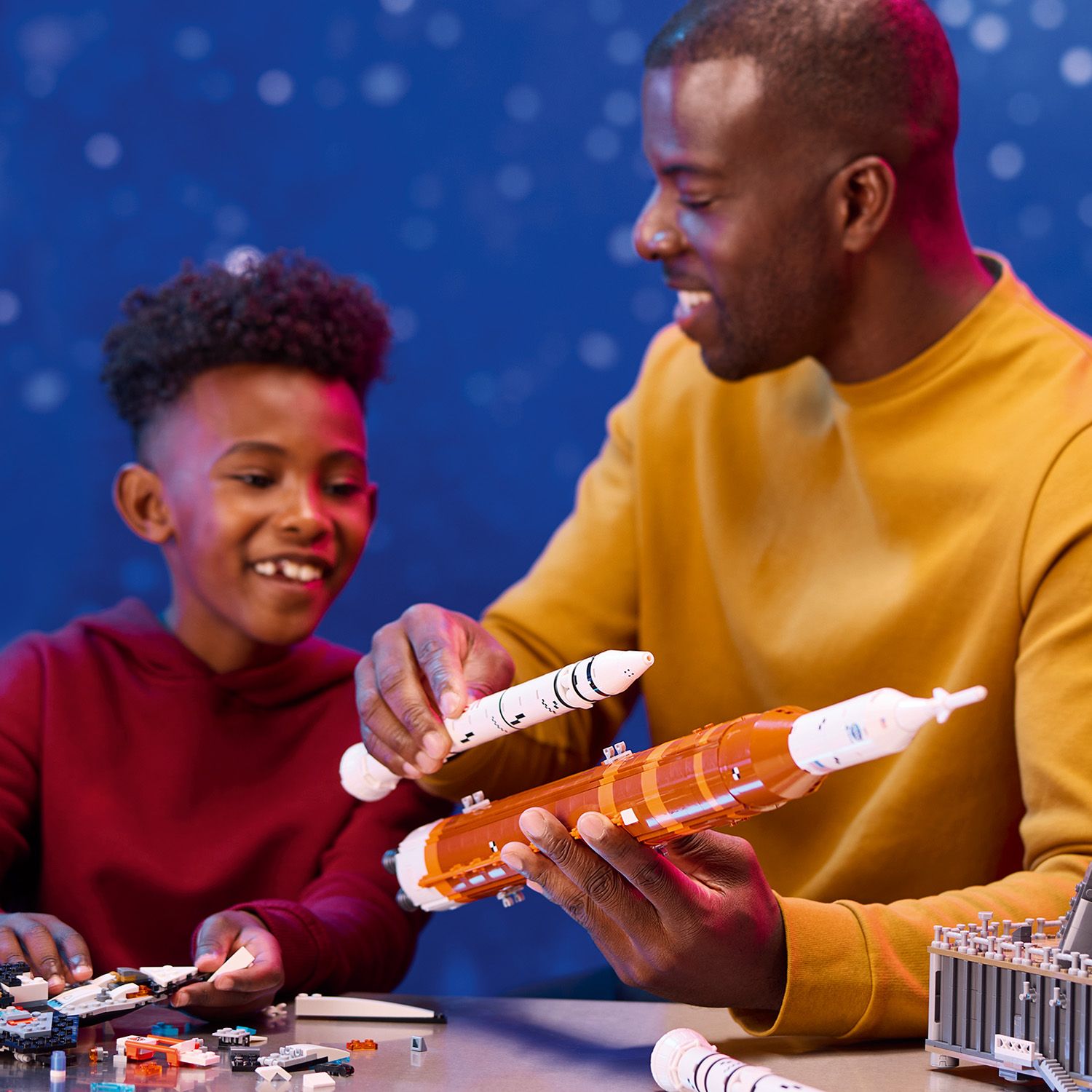 LEGO LEGO® Icons 10341 NASA Artemis Space Launch System (obrázek 4)