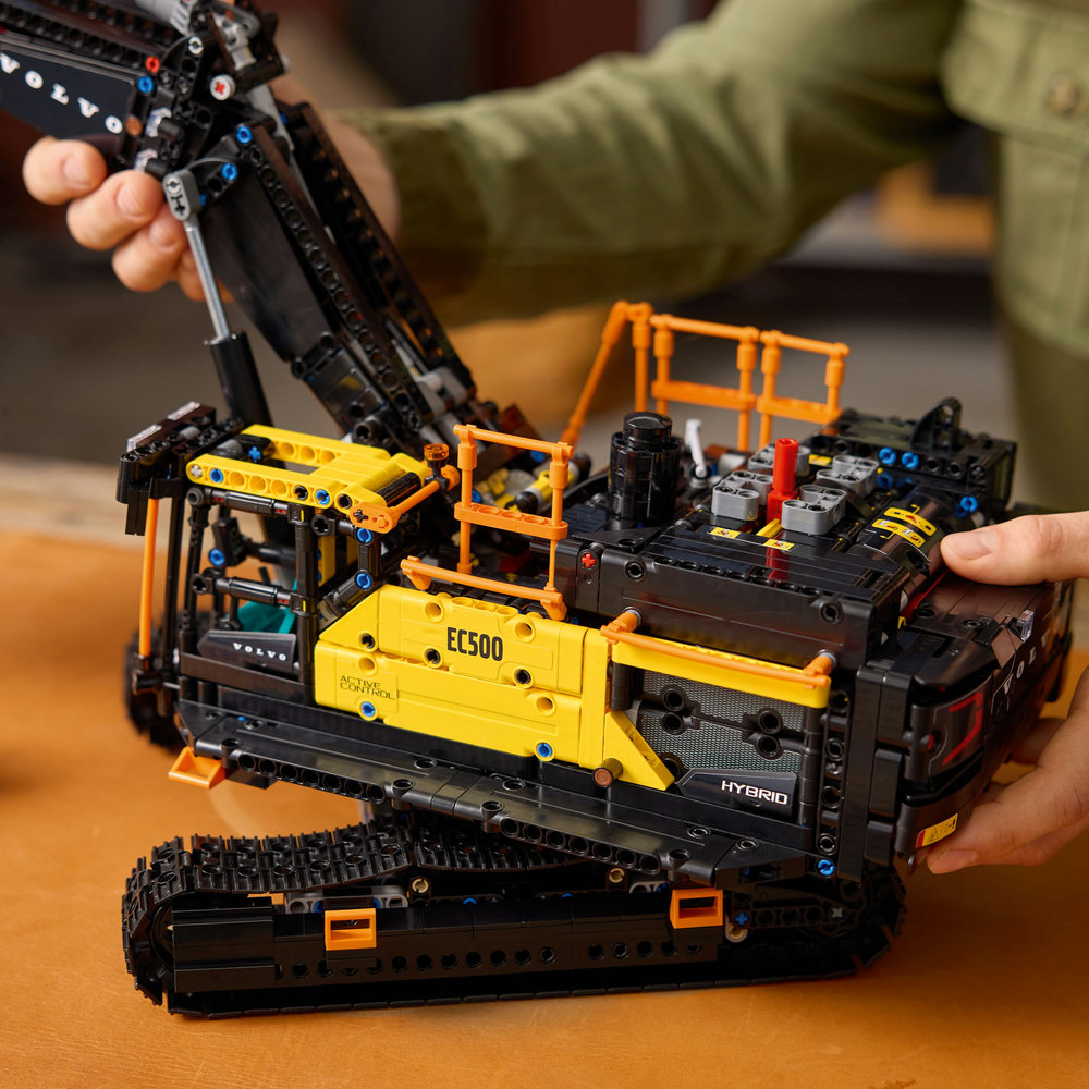 LEGO LEGO® Technic 42215 Bagr Volvo EC500 Hybrid (obrázek 7)