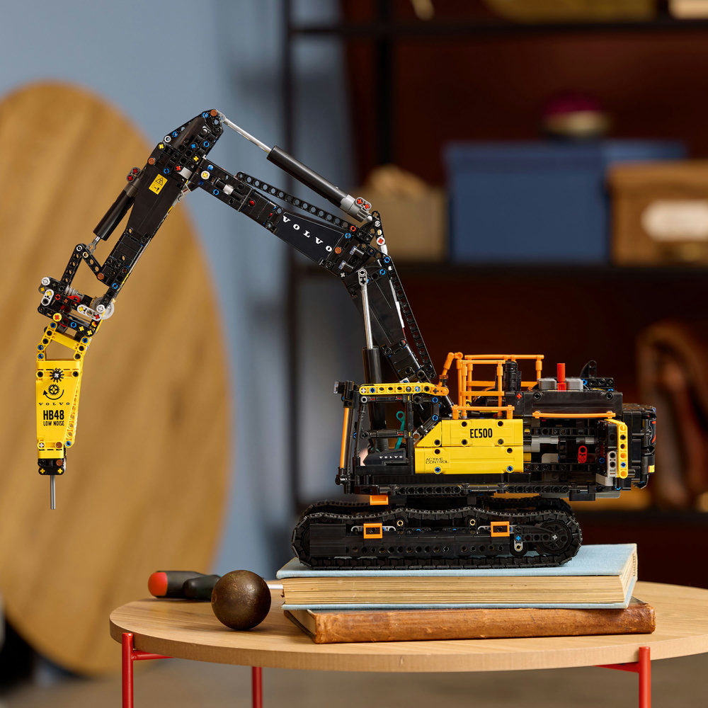 LEGO LEGO® Technic 42215 Bagr Volvo EC500 Hybrid (obrázek 8)