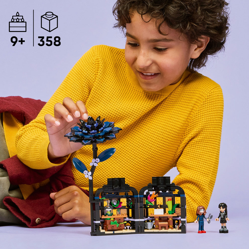 LEGO LEGO® Wednesday 76784 Černá jiřina (obrázek 3)
