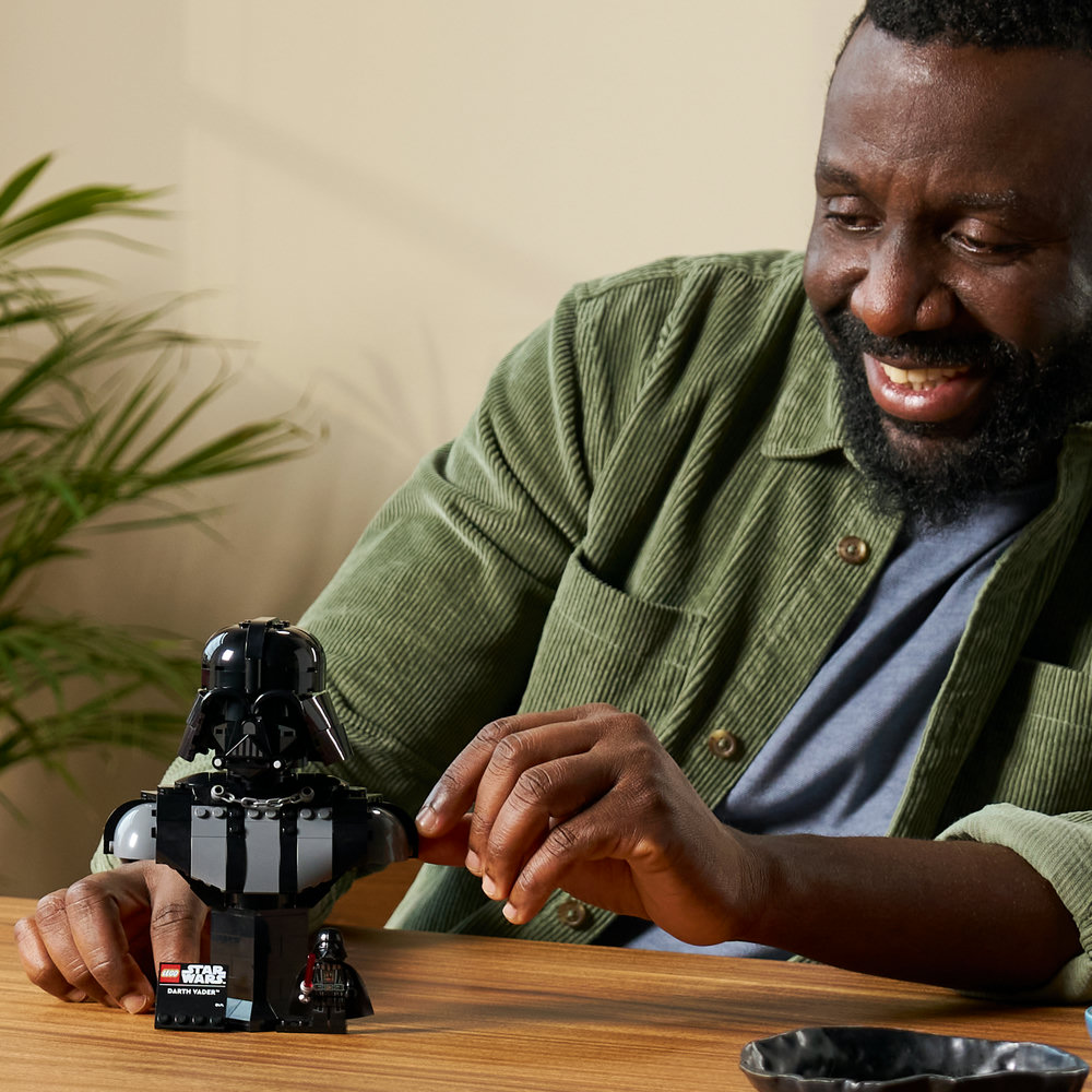 LEGO LEGO® Star Wars™ 75439 Busta Darth Vadera (obrázek 4)