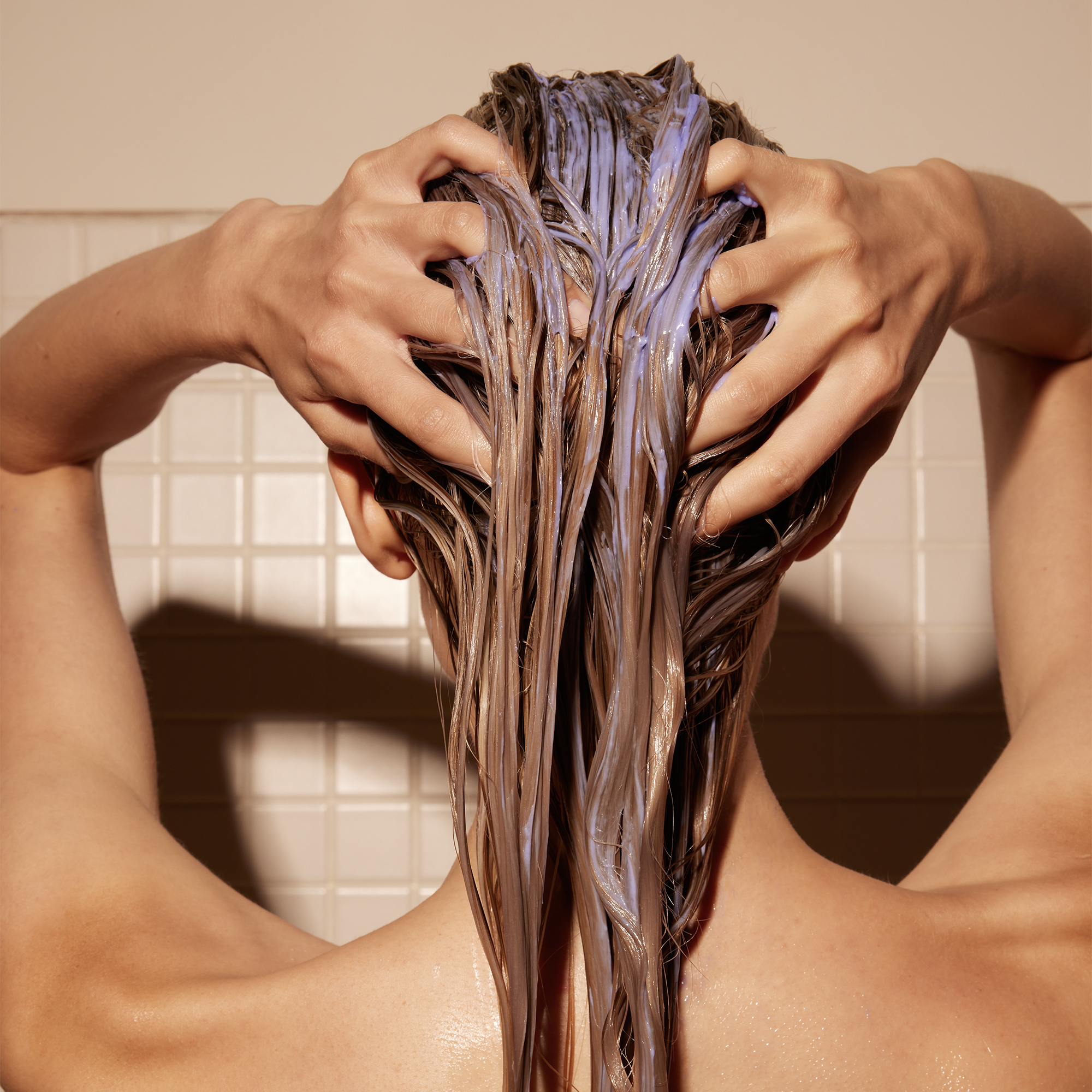 ORIBE_CROPS_1X1_0051_ORIBE_BRIGHTBLONDE_1X1_9508_3