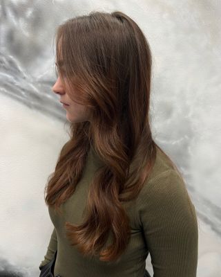 Na pátek se hodí začít s velkou parádou. Jolča vlasy vyčistila s Malibu CPR a celý look dotvořila střihem a krásnou...