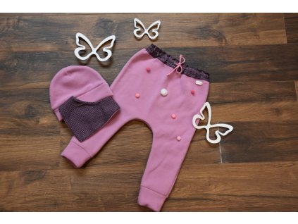 SET kalhoty, čepička, šátek růžový s barevnými bambulkami