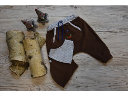 SET kalhoty, čepička, šátek hnědé s kapsičkou a smailíkem