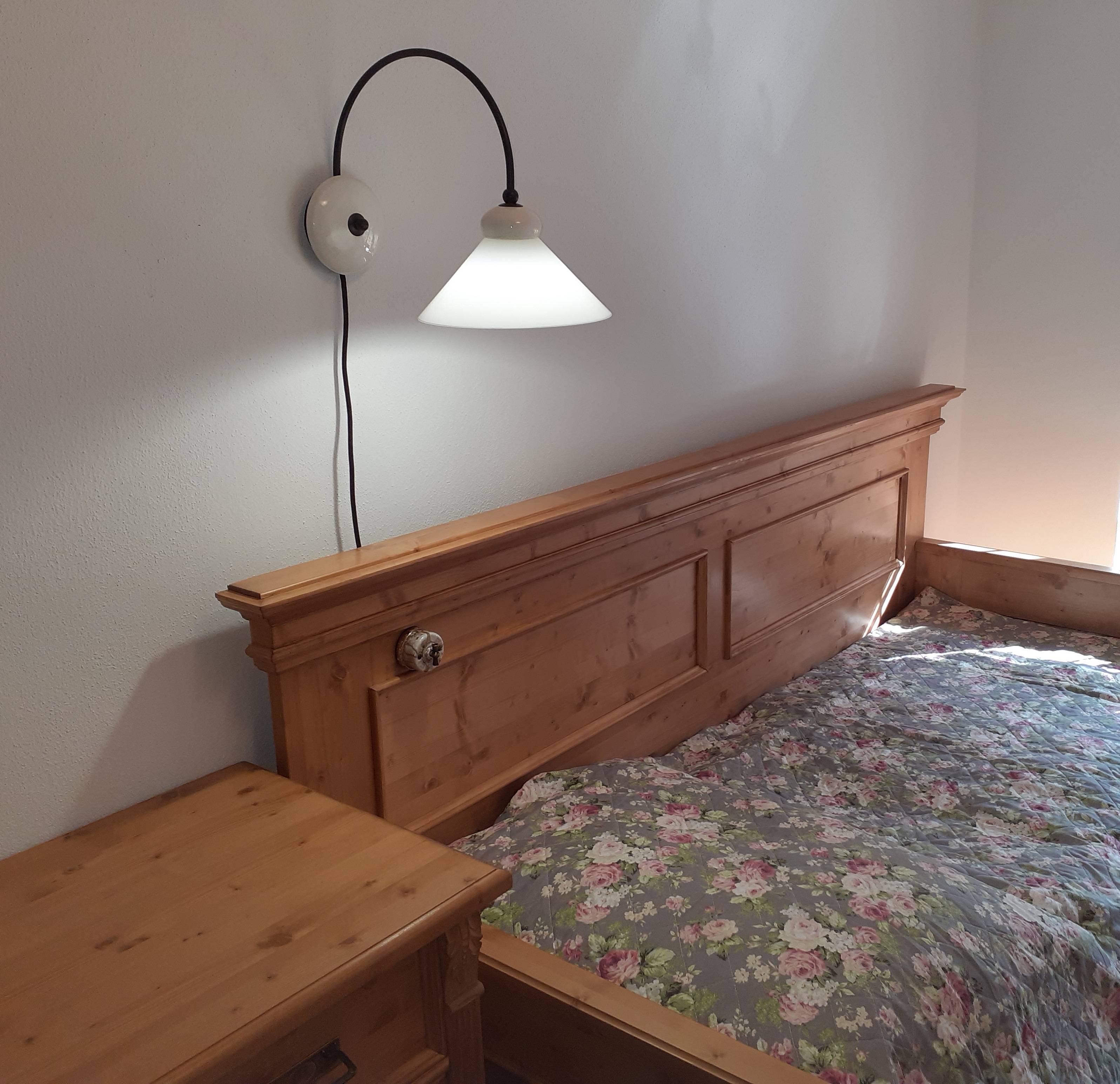 Povrchové vypínače a zásuvky Garby - reggia