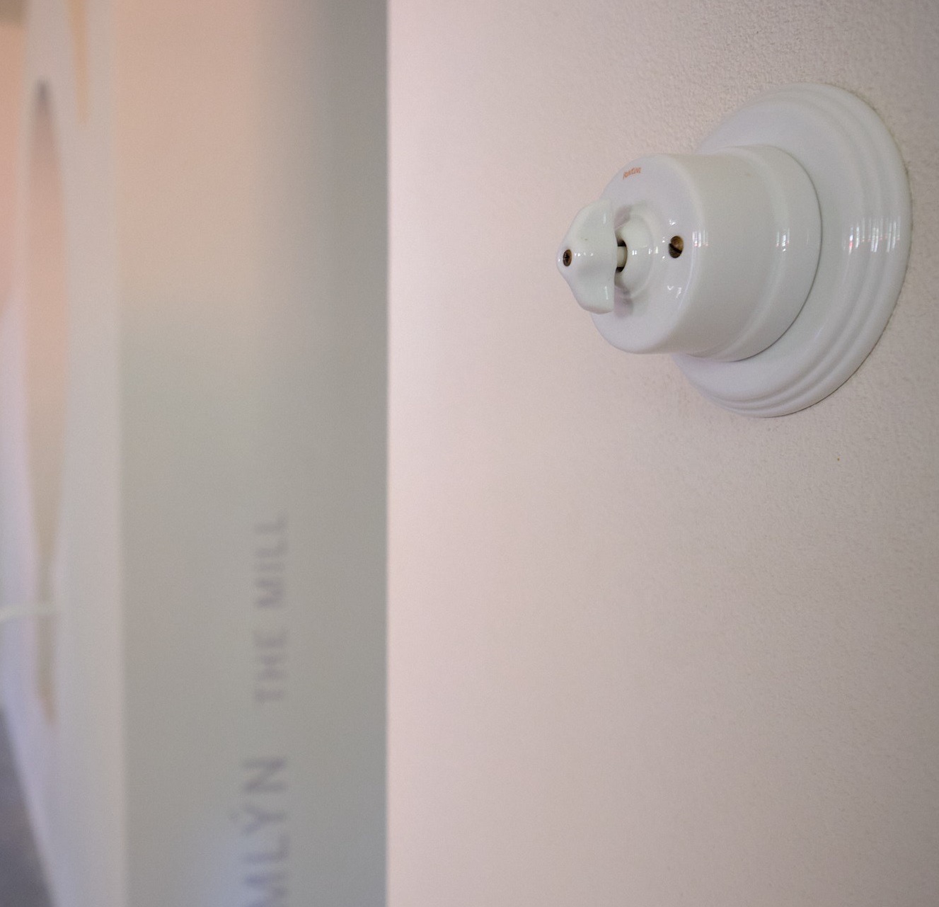 Porcelánový otočný vypínač Garby