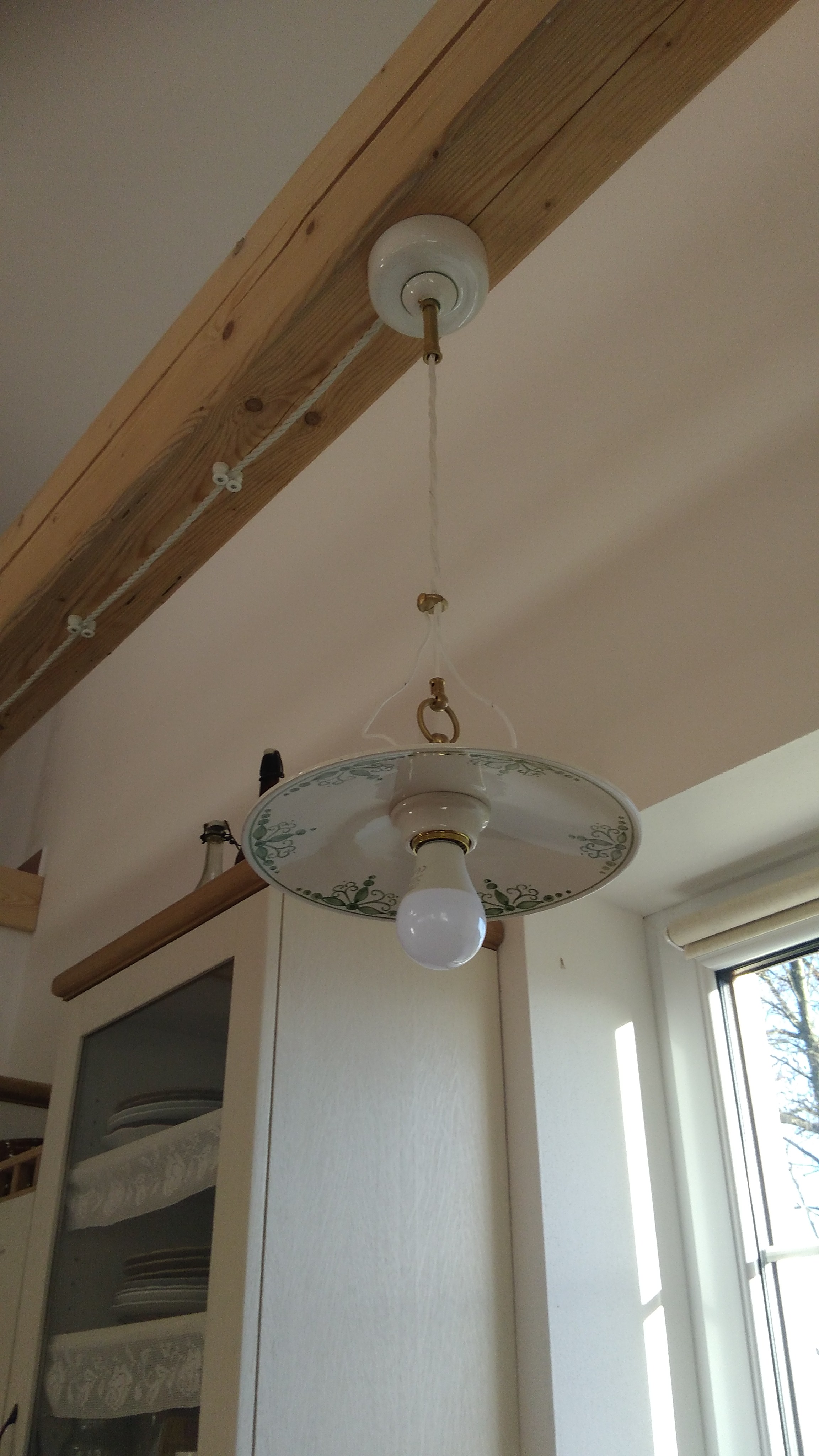 Závěsné porcelánové stropní svítidlo Linea Tesa 1