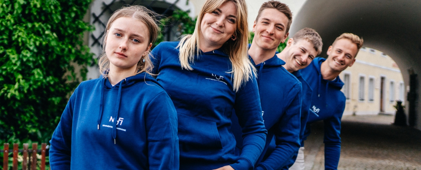 Merch NOFI - modrá mikina s potiskem