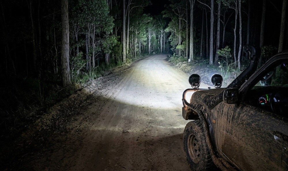 Extremer Lichtstrom von 14500 lm in der Praxis Zusatz-LED-Fernscheinwerfer mit dualem Positionslicht 9", 160W, 14500 lm, IP69K