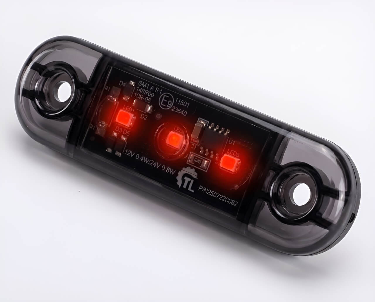 Detail 3 LED diod pod kouřovým sklem pro červené LED obrysové světlo - Červené LED obrysové světlo 12V/24V, IP67, R10, R148, 3LED