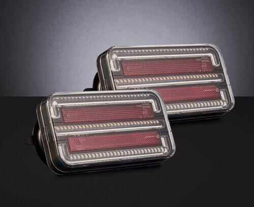 Bezdrátová magnetická zadní LED světla s dynamickým blinkrem zobrazená v páru