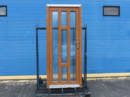 Plastové vchodové dveře - 950x2010 mm, O pravé dovnitř, zlatý dub/bílá  + příslušenství a montážní materiál zdarma