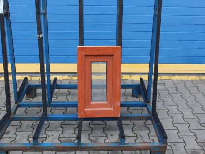 Plastové okno - 380x560 mm, S, cherry/bílá + příslušenství a montážní materiál zdarma